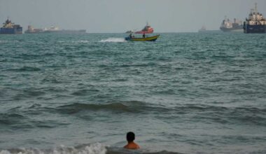 US hits Iranian oil tankers after saying Navy ships were targeted
