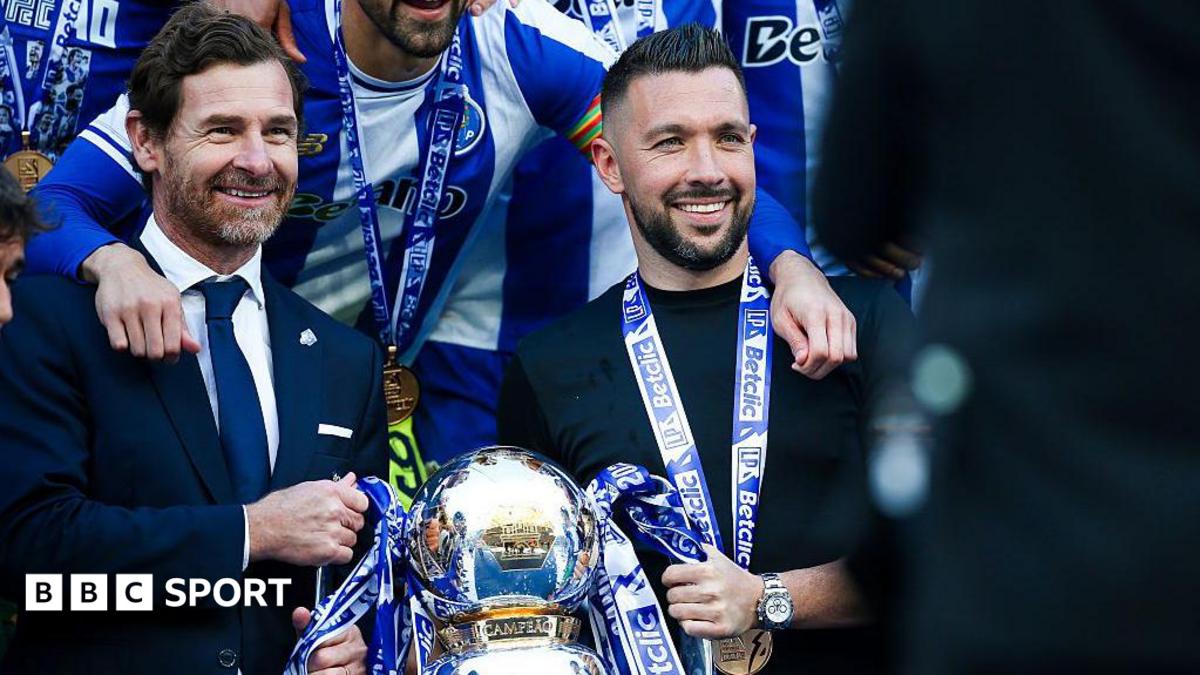 Image of Francesco Farioli, Head Coach of FC Porto, thrown in the air by FC Porto players as they celebrate their championship after the Primeira Liga match between FC Porto and FC Alverca at Estadio do Dragao on May 02, 2026