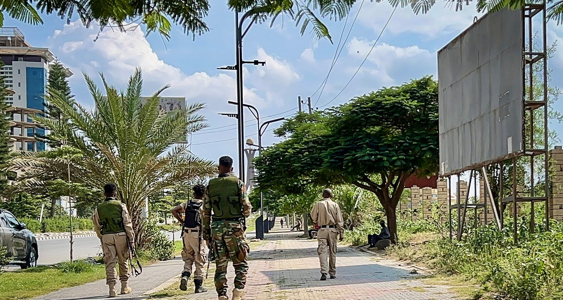 Fighting in northern Ethiopia spurs fears of blackout and blockade | Conflict News
