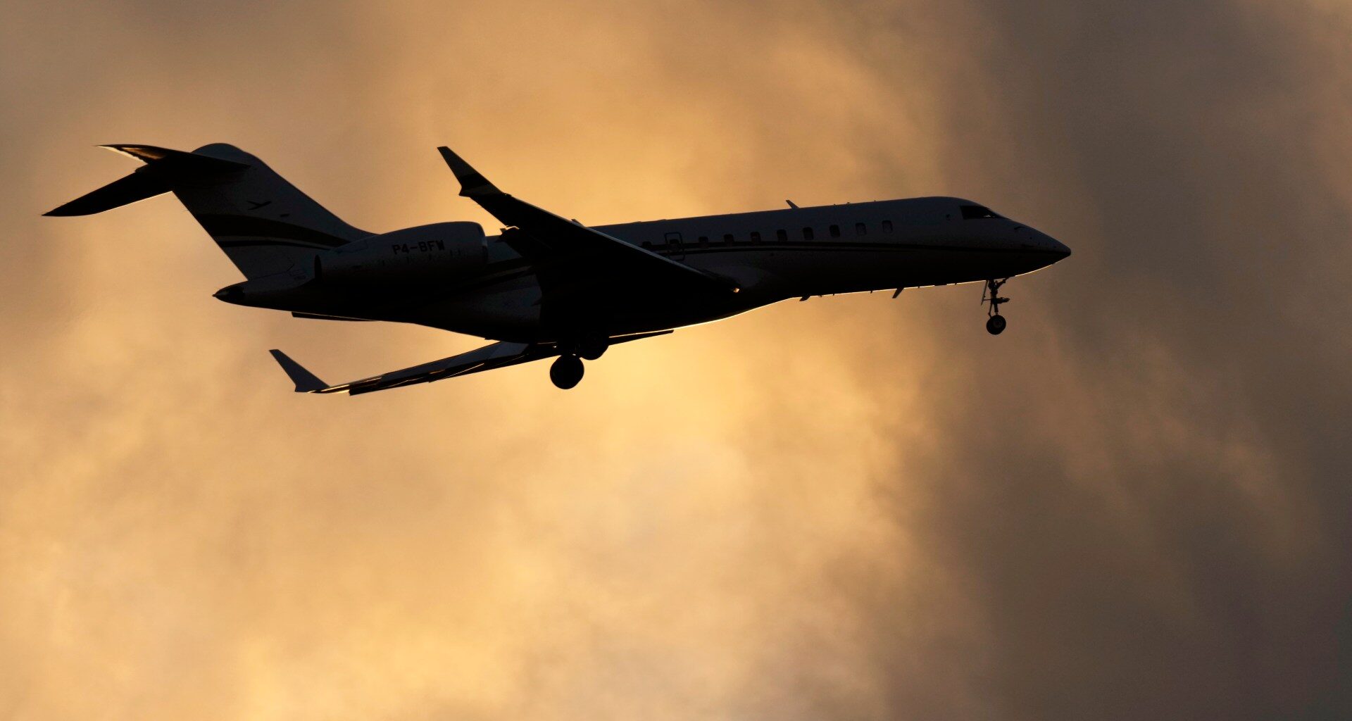 Trump threatens to block Canada’s Bombardier sales unless planes made in US | Donald Trump News