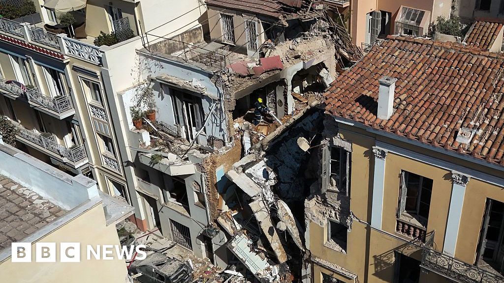 Athens explosion: One dead and five missing in blast near Acropolis in Plaka district - BBC
