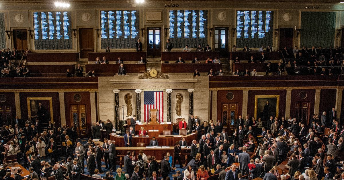 House Votes to End Iran War as 7 Republicans Break With Trump
