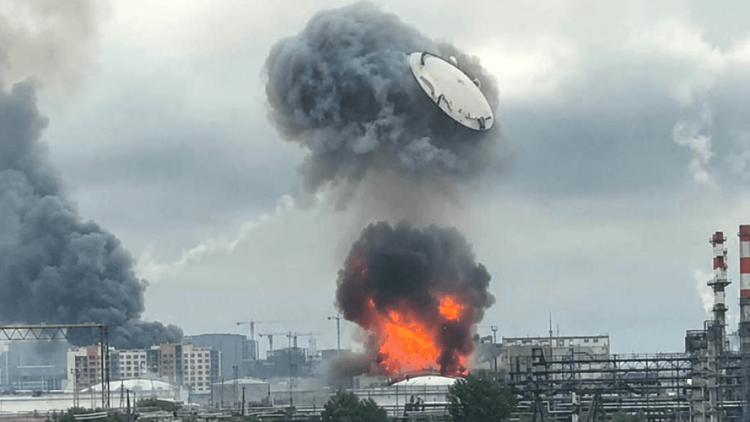 Moscow Running Low on Fuel: Ukraine Launches One of the Largest Drone Attacks on the Russian Capital