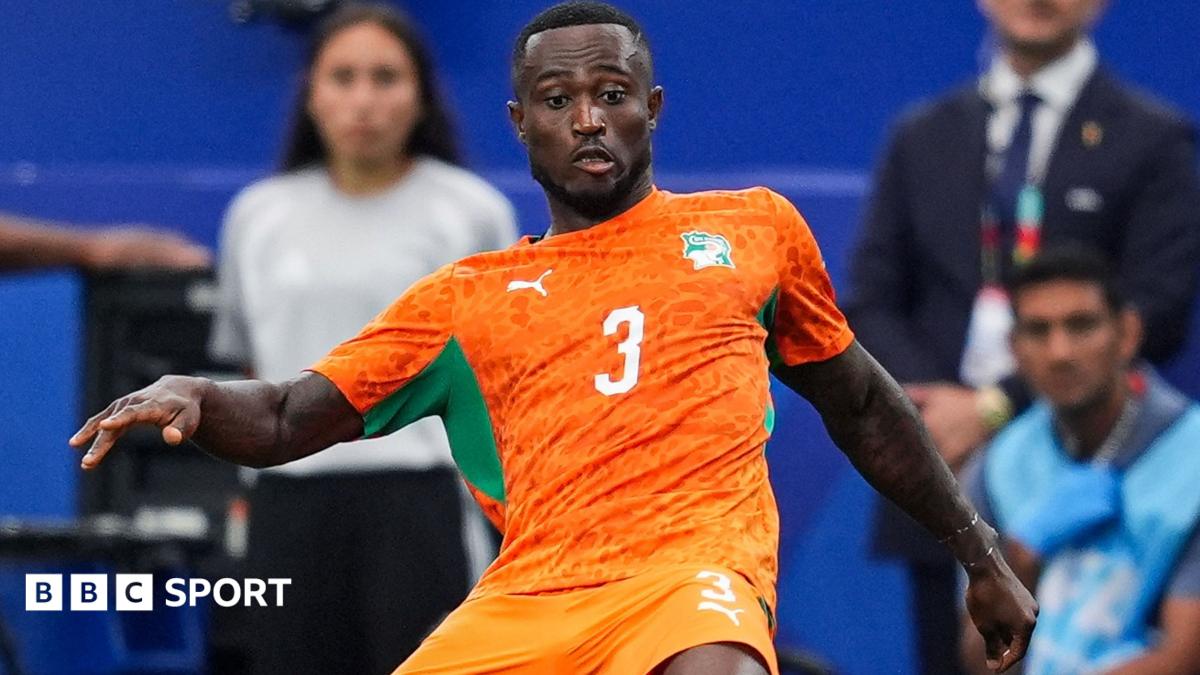 Ivory Coast defender Ghislain Konan passes the ball during his side's World Cup Round of 32 meeting with Norway at the Dallas Stadium, Arlington, Texas (30 June 2026)