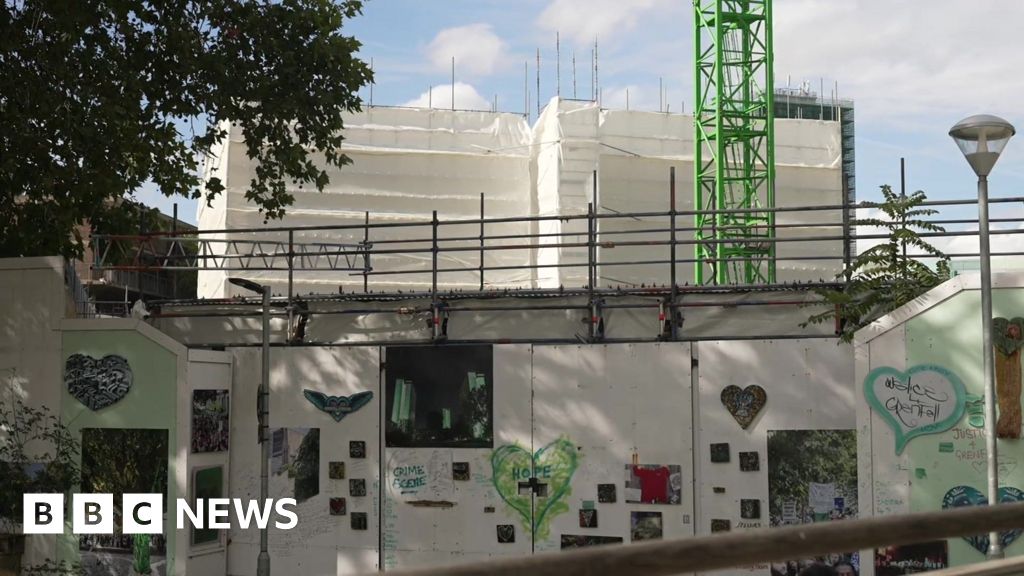 Met hands Grenfell fire investigation file to CPS - BBC