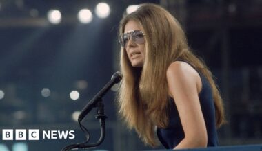 Feminist activist and journalist Gloria Steinem dies at 92 - BBC