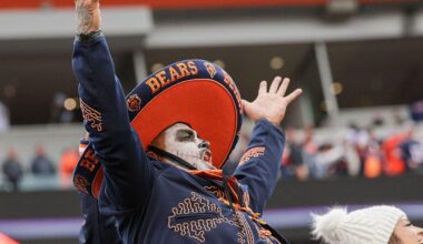 Mariachi band's national anthem at Bears vs. Eagles game ignites racism debate and US Senator response