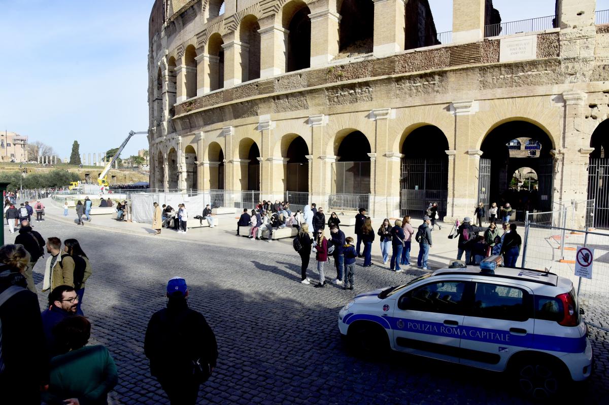 Rome declares area around Colosseum a 'red zone,' adding 24-hour security