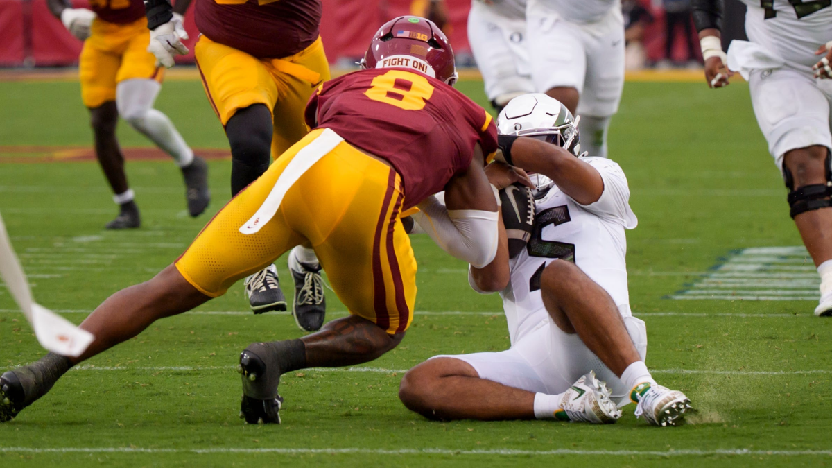 Dante Moore injury update: QB suffered a concussion against USC, expected to return this season