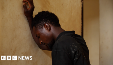 Nigeria prison deaths: Inside the cell where 33 inmates lost their lives - BBC