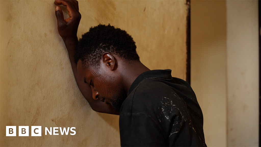 Nigeria prison deaths: Inside the cell where 33 inmates lost their lives - BBC