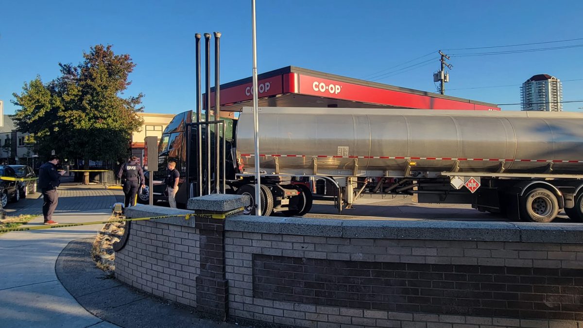 UPDATE: Nanaimo woman killed after being hit by fuel truck in downtown | NanaimoNewsNOW