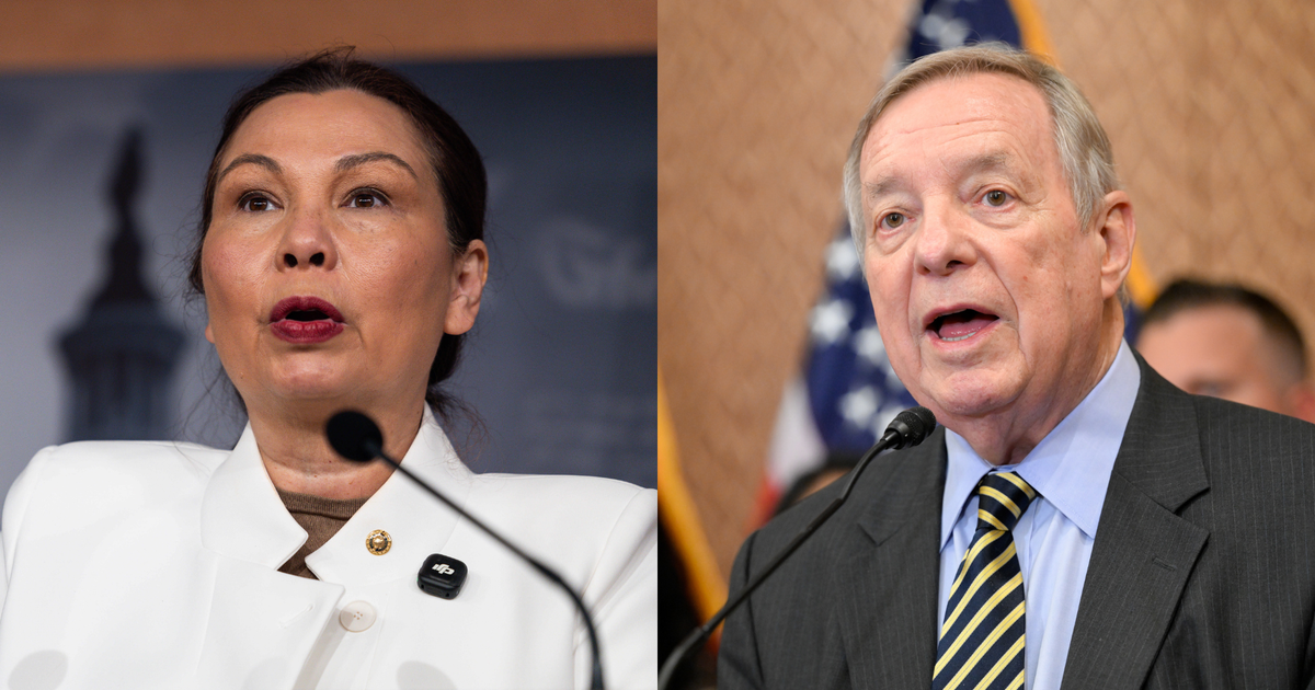 Illinois senators blast FAA administrator for holding air traffic controller raises "hostage"