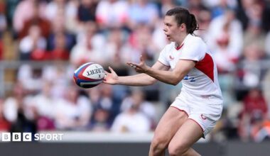 Helena Rowland throwing a rugby ball playing for England Rugby Union Womens team