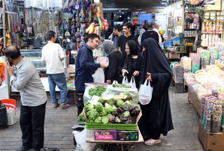 epa13272285 People shop at Tajrish Bazaar in northern Tehran, Iran, 30 September 2026. Iran is facing an economic crisis as the conflict between the US and Iran continues. EPA/ABEDIN TAHERKENAREH RESTRICTIONS: NO Access Israel Media/Persian Language TV Stations Outside Iran/Strictly No Access BBC Persian/VOA Persian/Manoto TV/Iran International TV. (As mandated by Iran's Directorate General for Foreign Media) --
