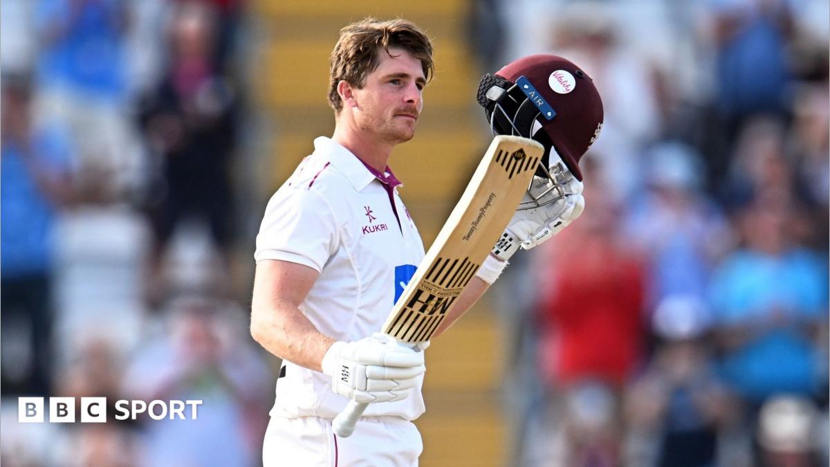Tom Abell raises his bat