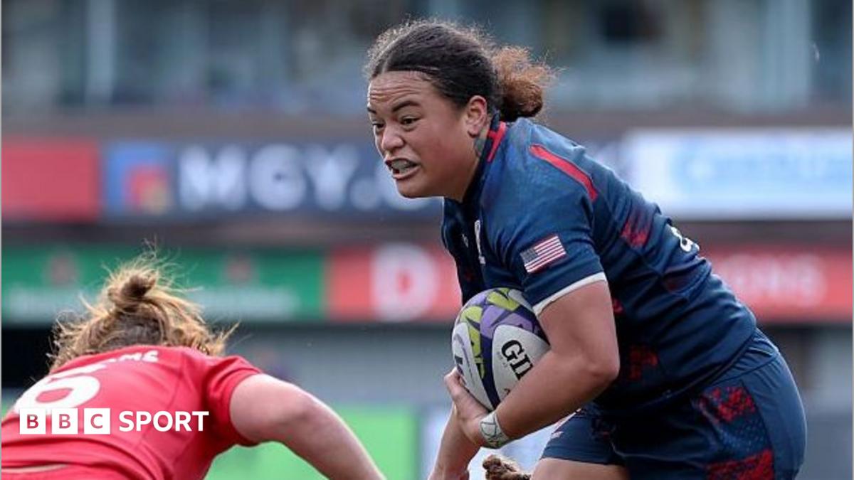 Keira Bevan races away to score a try