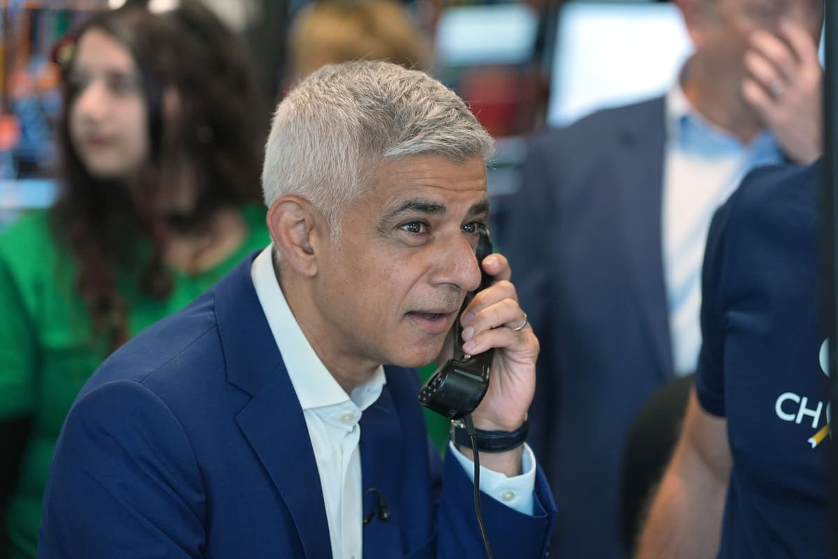 Sadiq Khan reveals exact date Oxford Street car ban will start - London Evening Standard