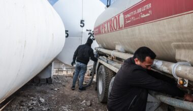 Iran war squeezes Iraq’s economy as oil revenues fall and prices rise | US-Israel war on Iran News