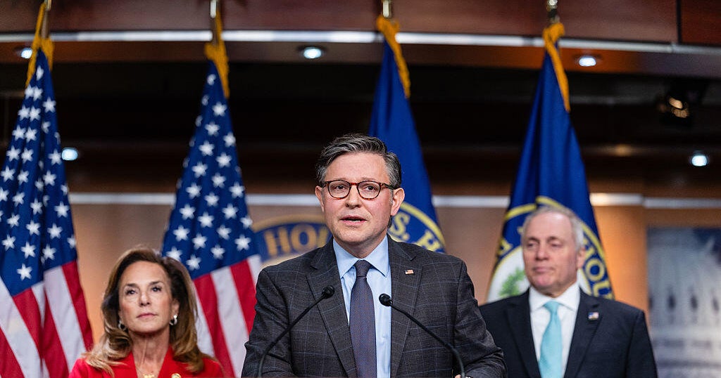 Congress passes funding bill to avoid October shutdown, pushing fight past midterms