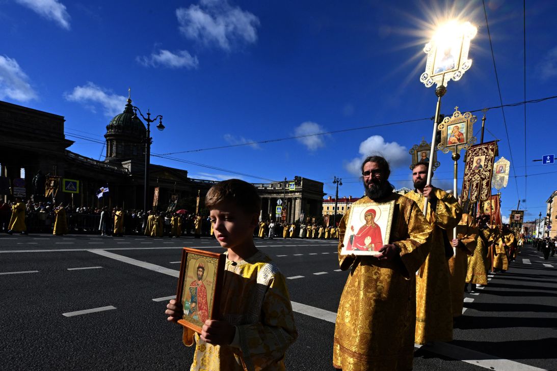 More than 90,000 people participate in a religious procession in central Saint Peterburg on September 12, according to Russian officials.