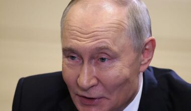 Putin warns Europe against sending troops to Ukraine: "That means a war with Russia"