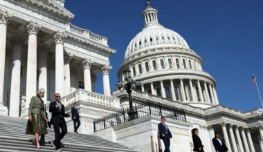 Democrats scramble for more cash ahead of the midterms