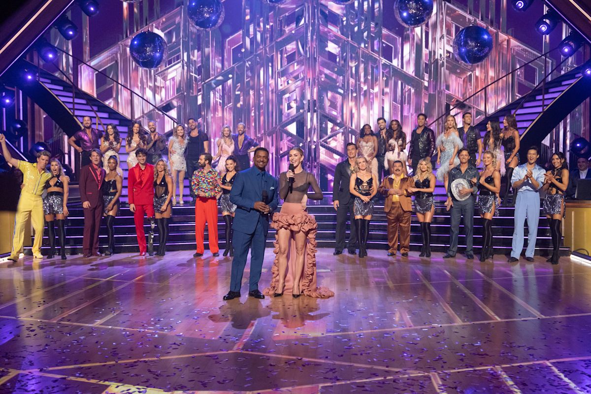 Who left 'Dancing With the Stars' last night? 1st celebrity sent home after voting glitch.