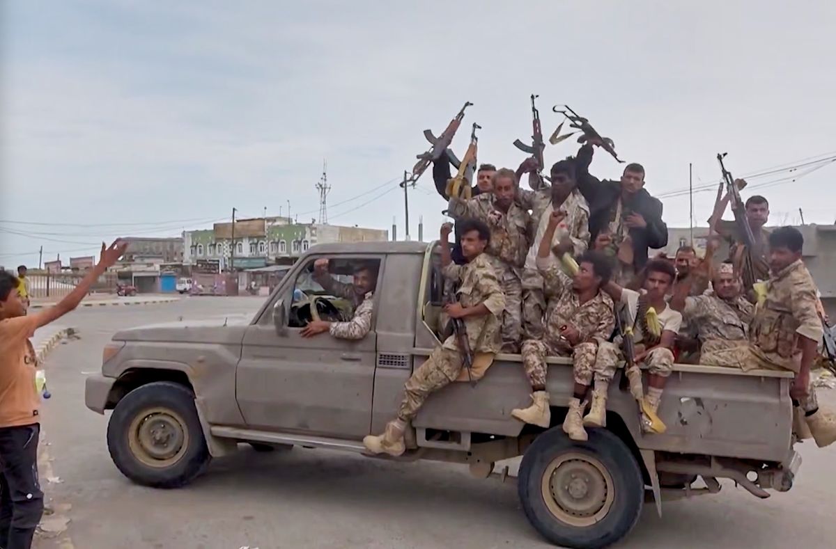 Yemen's Houthi rebels shook up the Mideast with a sudden blitz. Iran helped, sources tell AP