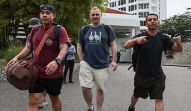 US sailors go shopping before hitting the bars in Thailand after 250-day voyage
