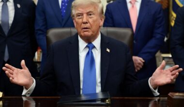 Donald Trump mistakes Bank of Canada for retail bank