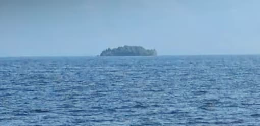 Mysterious Island Seen Floating in Canadian Lake Before Vanishing