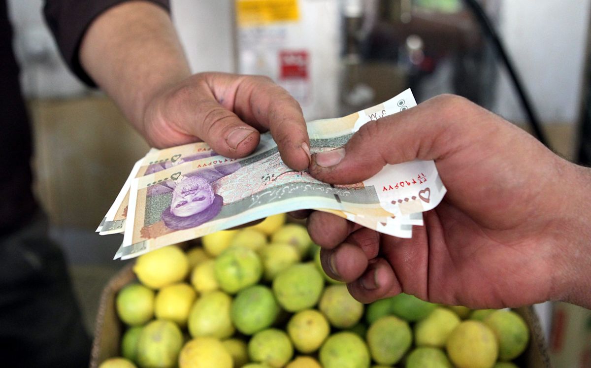 Iran's economic crisis: When even three jobs are barely enough