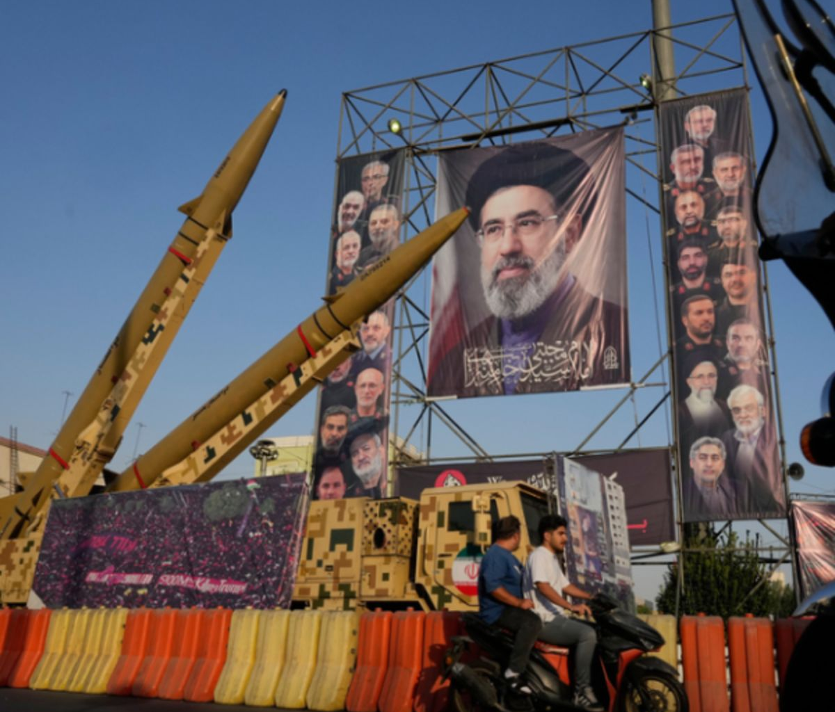 Iran Considers US Counterproposal on Ceasefire, Hormuz Reopening
