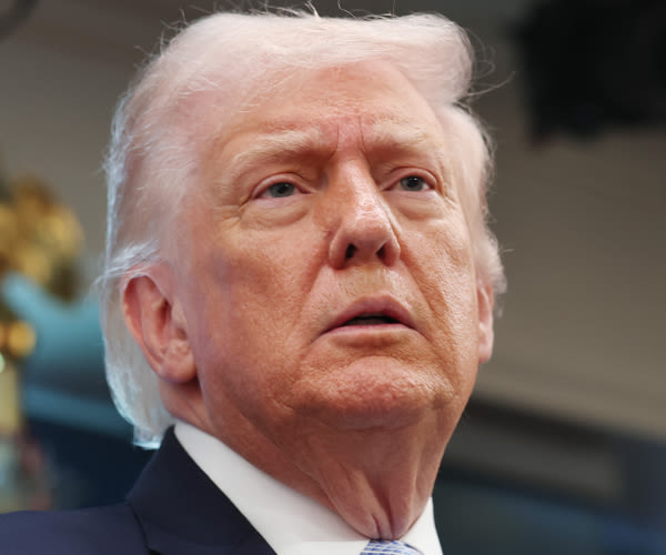 Trump Says 'Momentum' Building for Iran Deal at Expanded Mideast Meeting