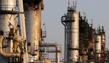 Oil Surges Toward $100 as Iran War Threatens Global Supplies