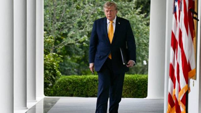 Donald Trump’s Answer to Midterms Impacting Iran War Raises Eyebrows