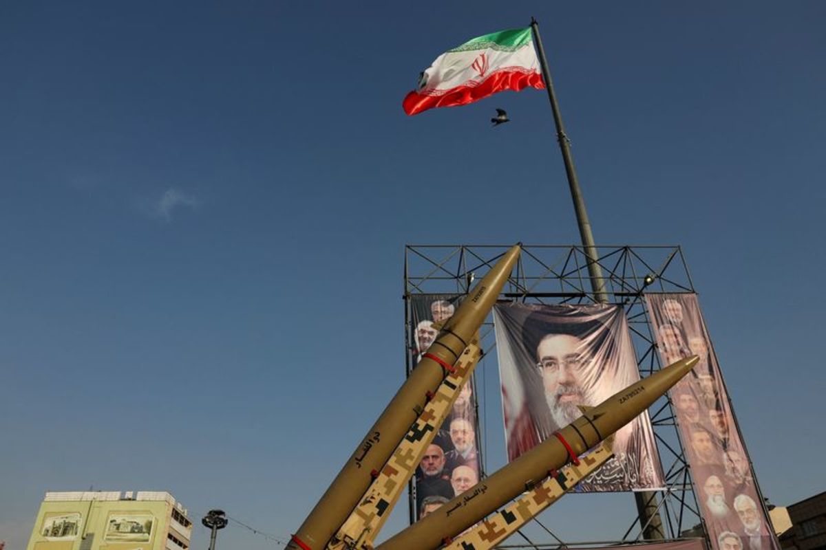 US sanctions 10 over allegedly procuring weapons for Iran