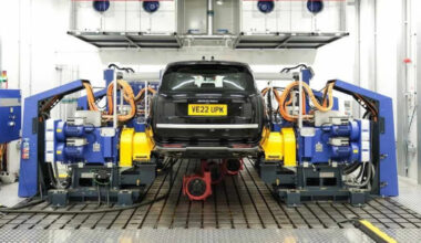 UK business activity slows to three-month low amid Iran war inflation pressure