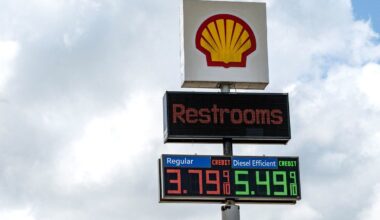 Texas drivers feel Iran conflict at the pump as gas hits $3.70 in Austin