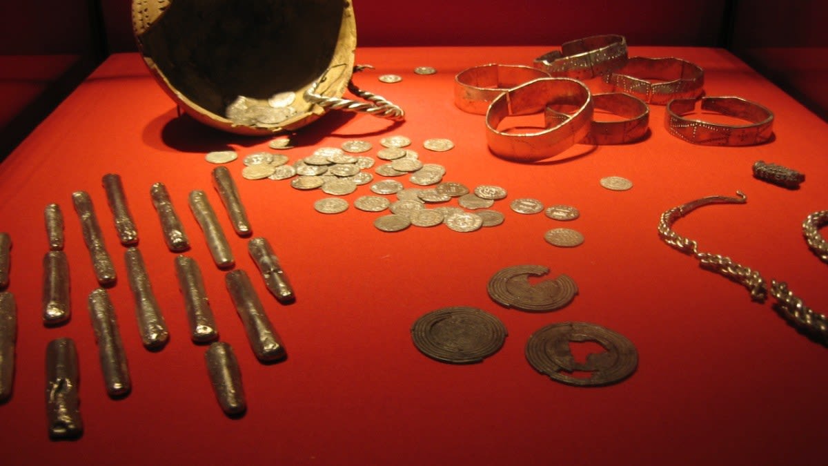Backyard treasure hunt: homeowner digging a patio unearths 1,000-year-old Viking treasure