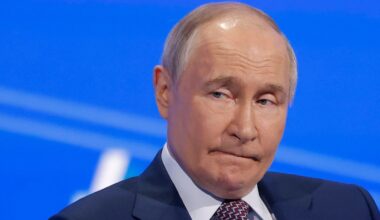 Putin Dealt Blow on Battlefield as Troops Trapped