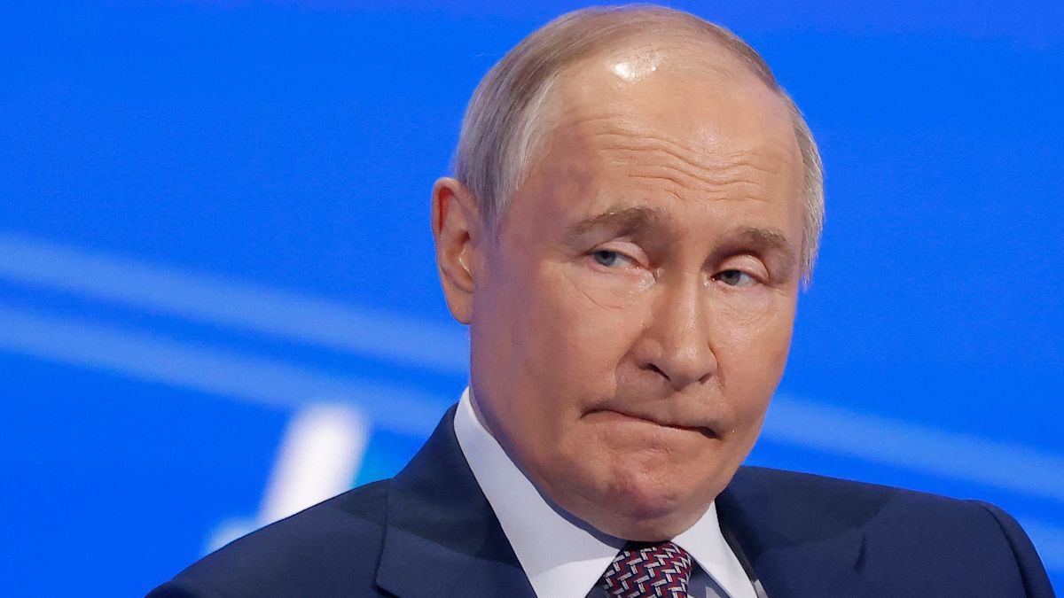 Putin Dealt Blow on Battlefield as Troops Trapped