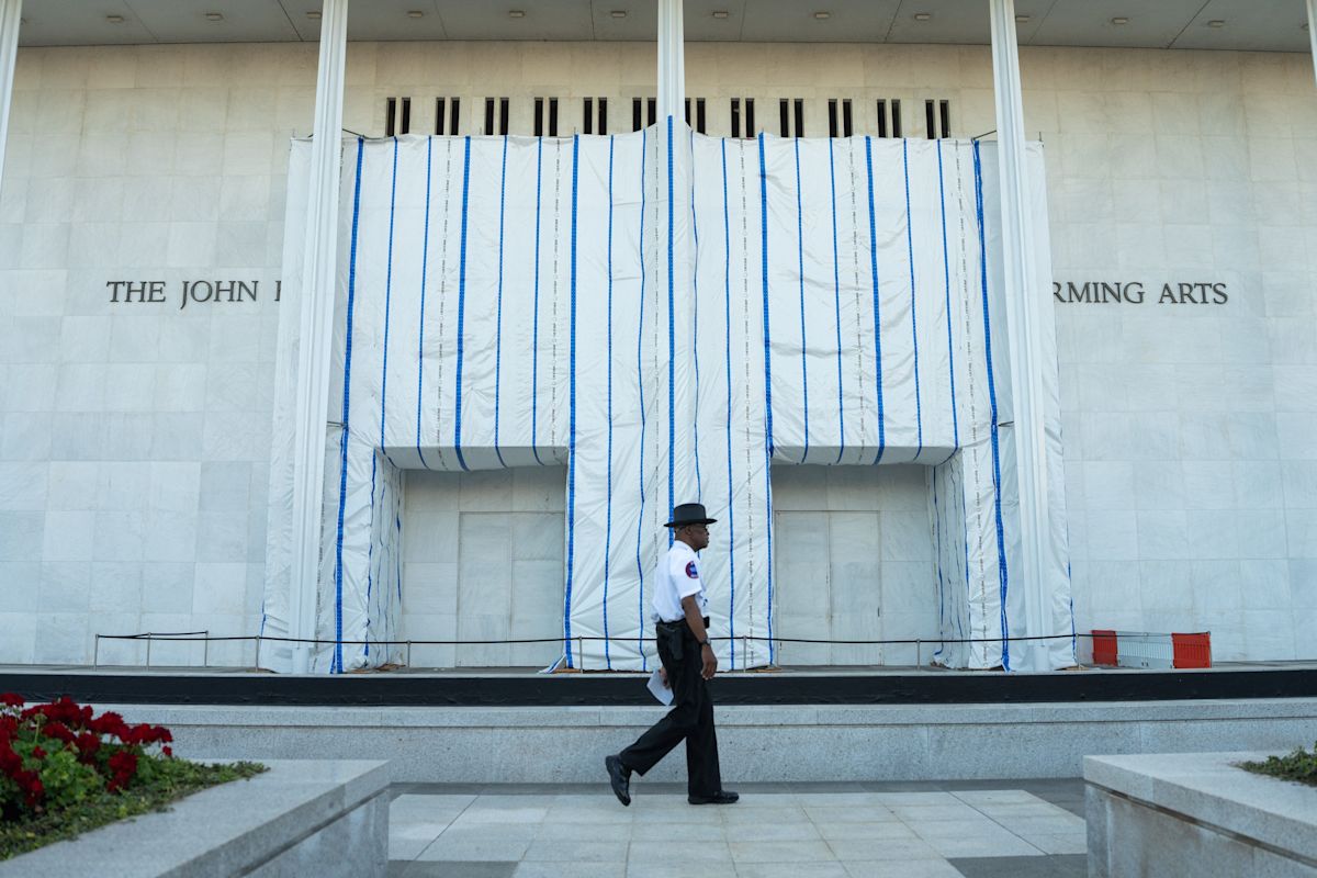 GOP senator blocks effort to bar Trump from demolishing Kennedy Center
