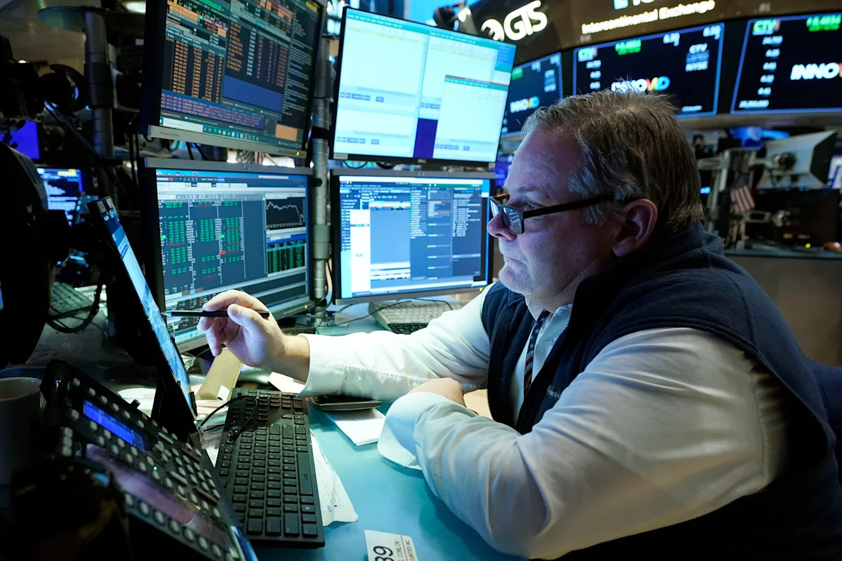 10-year Treasury yield briefly tops 5% for the first time since 2023
