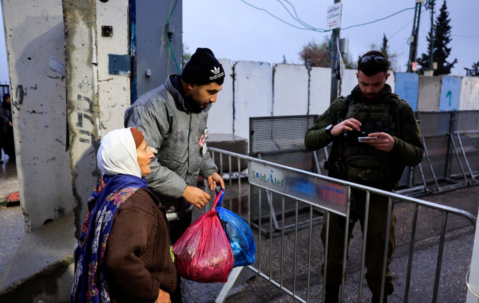 Palestinians use radio to navigate Israeli occupation and pogroms | Occupied East Jerusalem