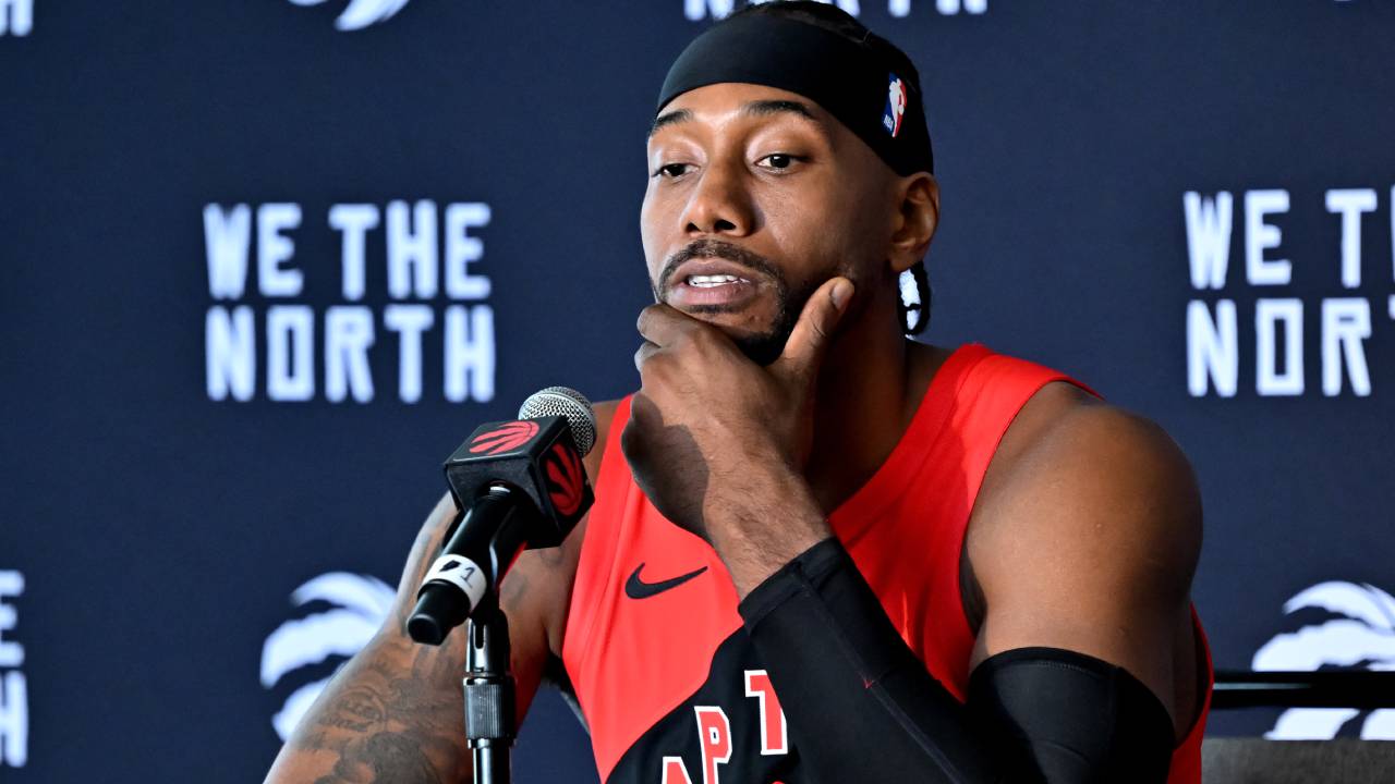 Raptors take advantage of Clippers' misfortune as Leonard returns to Toronto