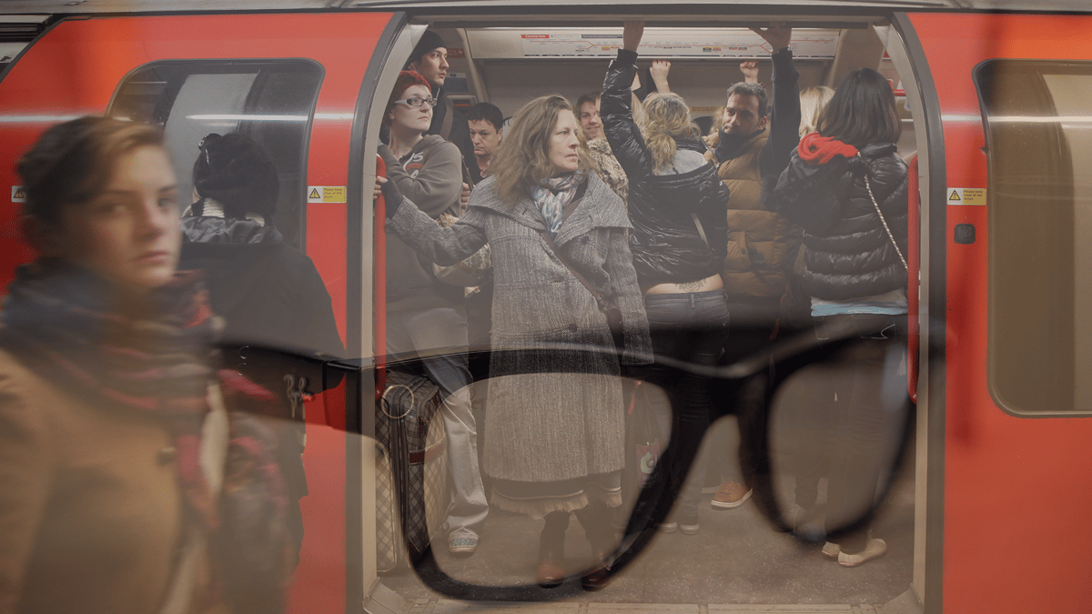 Meta’s ‘pervert’ glasses pose growing threat to women and girls on London Tubes, say campaigners - London Evening Standard