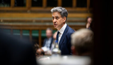 As Billionaires Flee U.K., British Government Picks a Fight With Israel