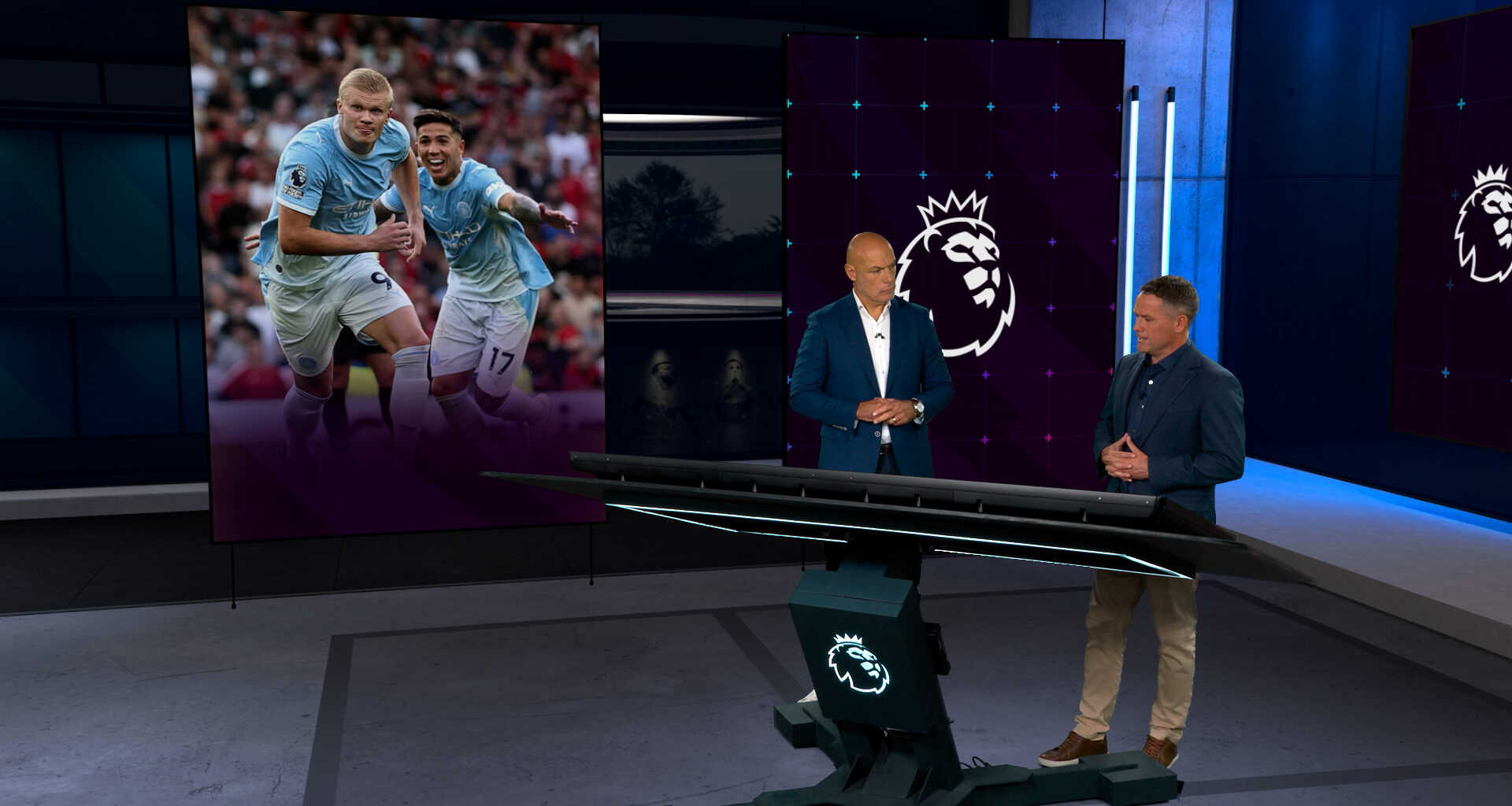 Match Officials Mic'd Up: Howard Webb explains Manchester derby VAR decision